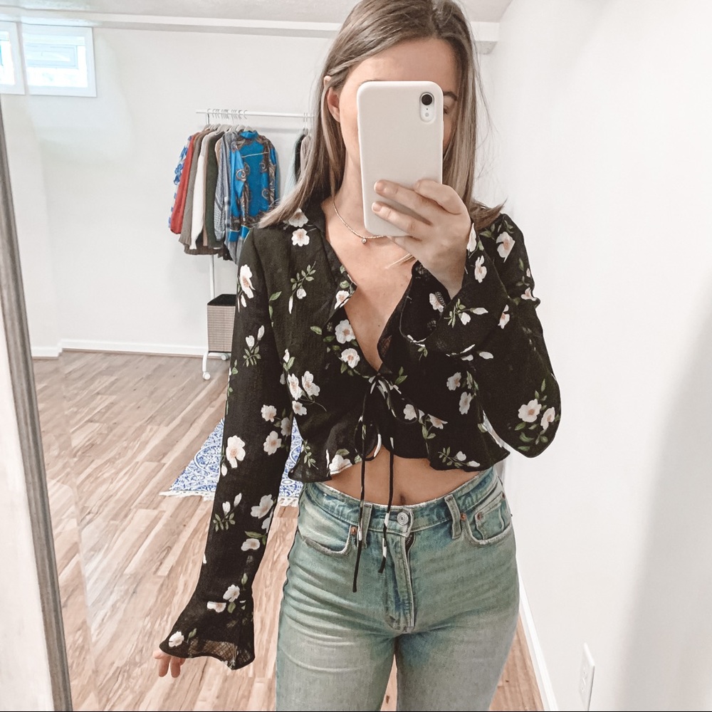 Revolve Superdown Black Ruffle Floral Cropped Top